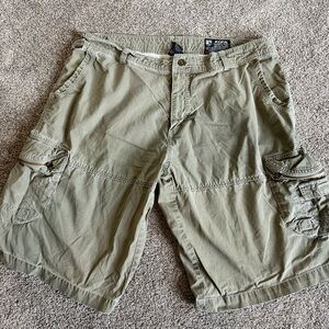 KUHL Mens Ambush Cargo Outdoor Hiking Shorts Zip pockets Size 40 Corpcore Grunge